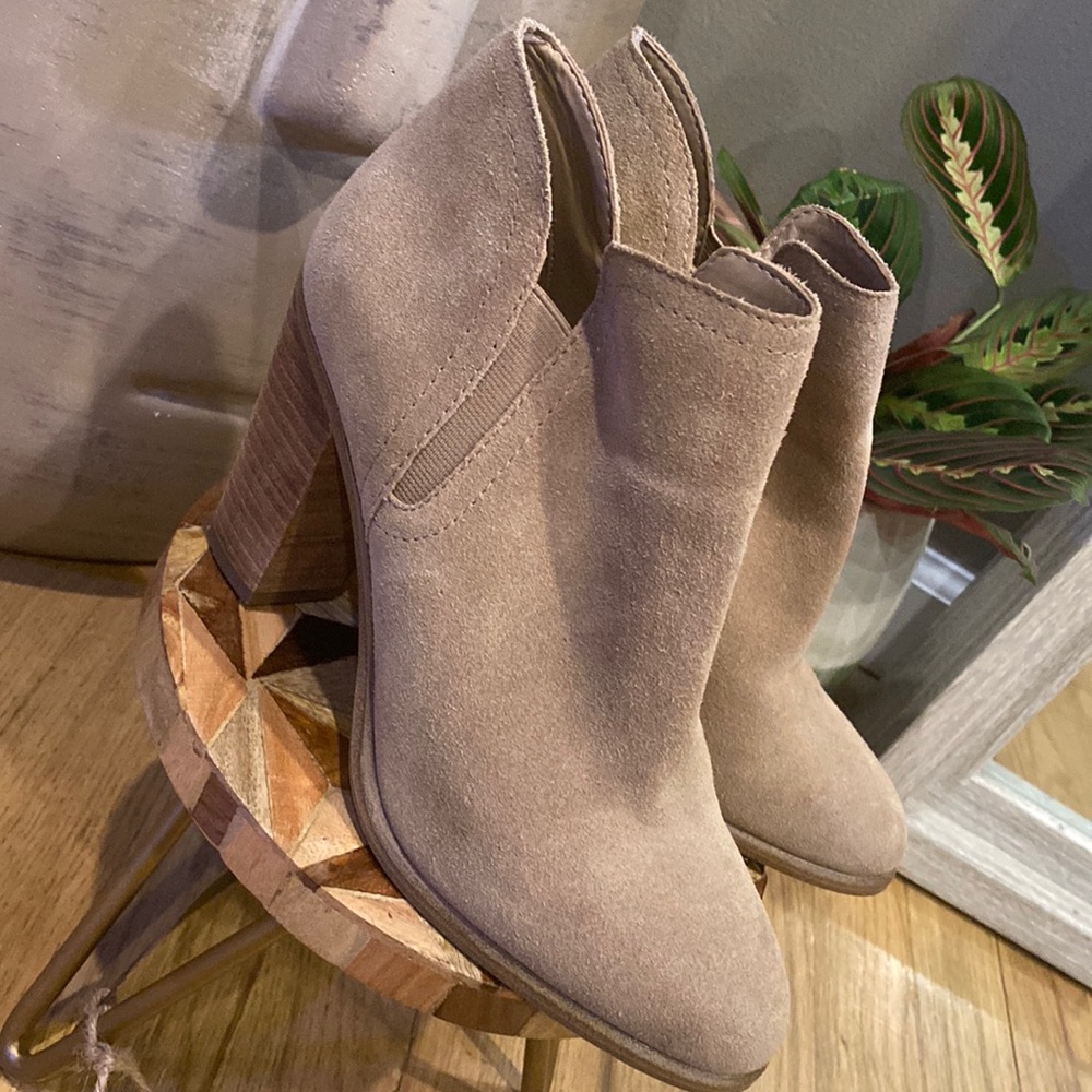 Vince Camuto Nude Heeled Boot